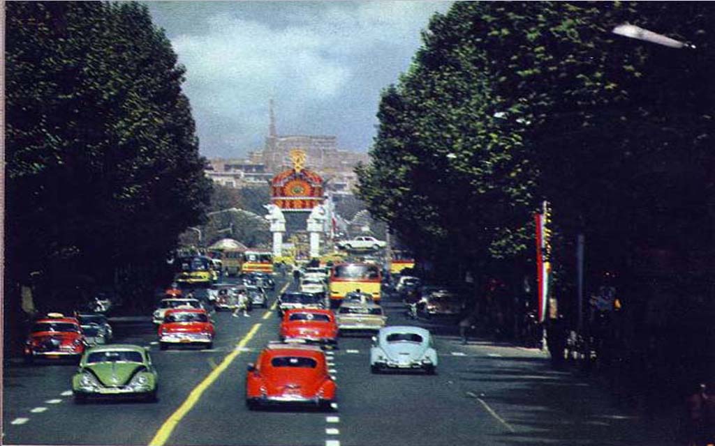 63 - تهران ورودی میدان تجریش از خیابان پهلوی سابق ولیعصر.jpg
