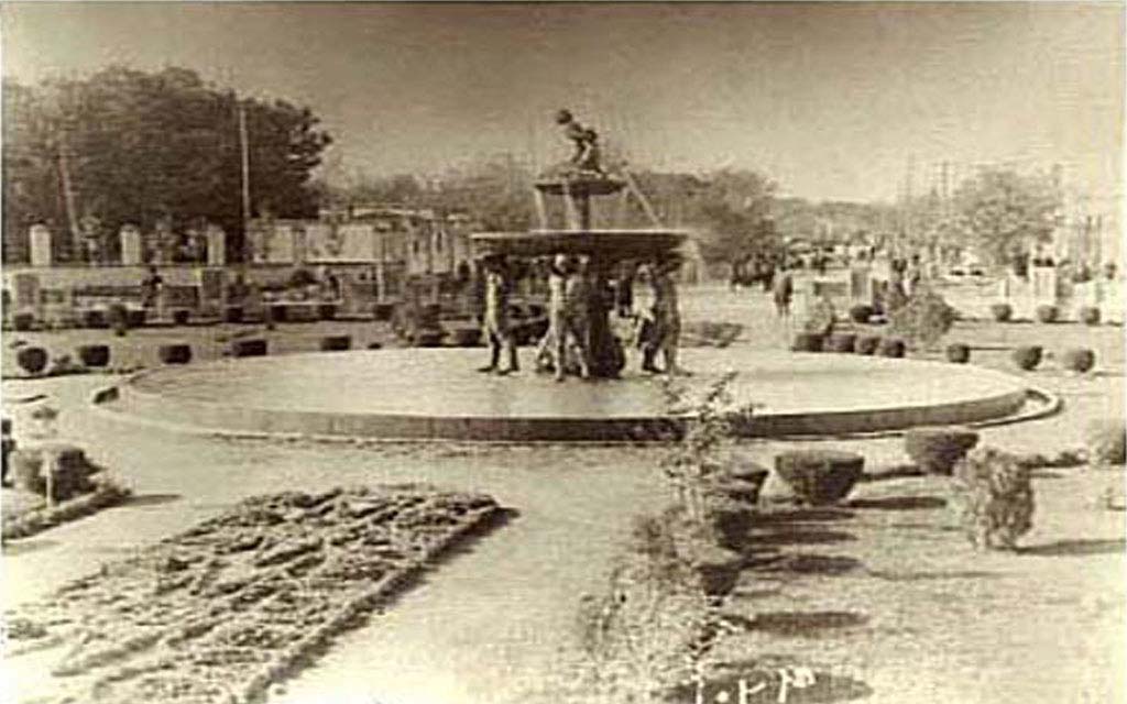 64 - میدان قزوین.JPG
