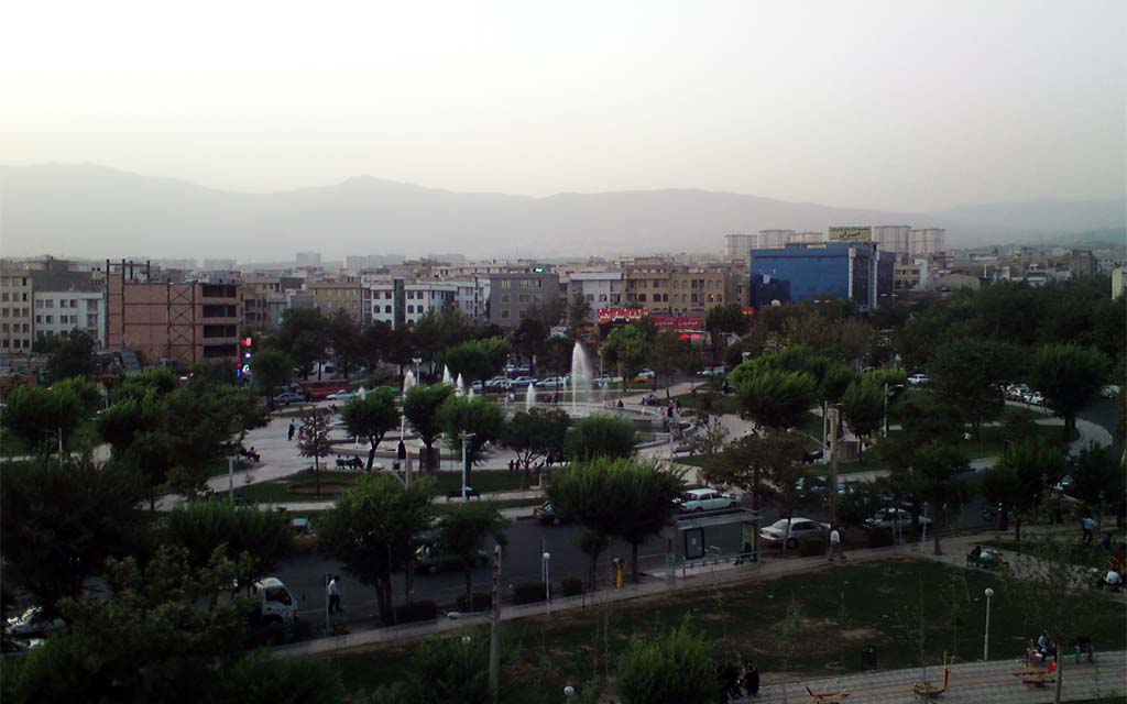 11 - میدان پروین سال 1390 - ghotbi 36.jpg